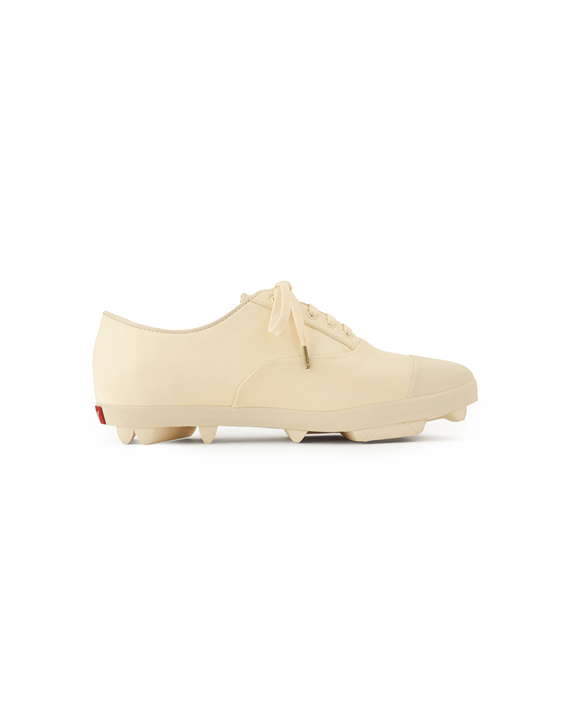 P.T.U. TRAINER W IVORY W6