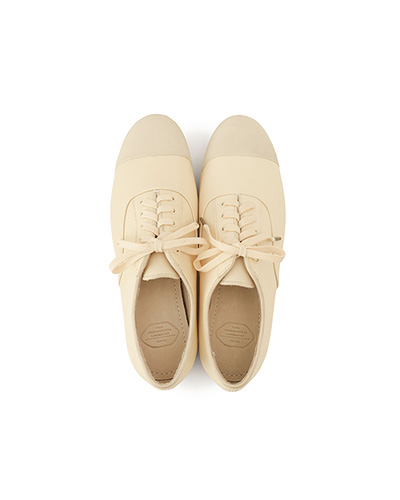 P.T.U. TRAINER W